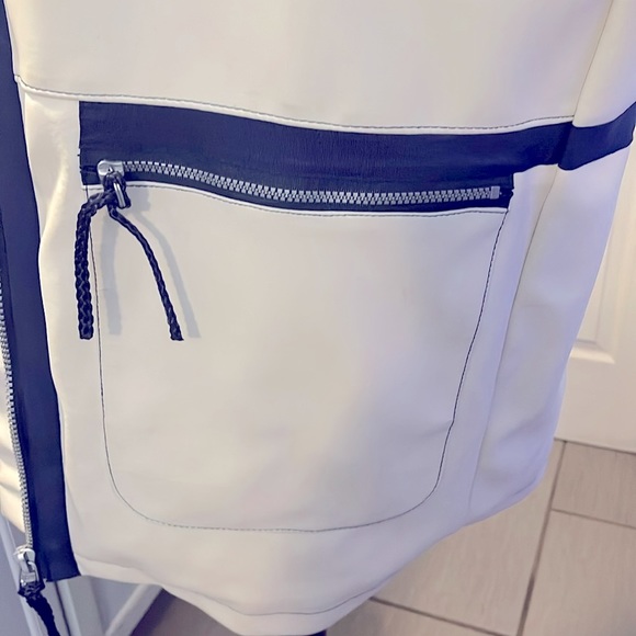 South Pole, quarter length coat, size med, cream color, blue trim, gray lining, - Picture 4 of 10